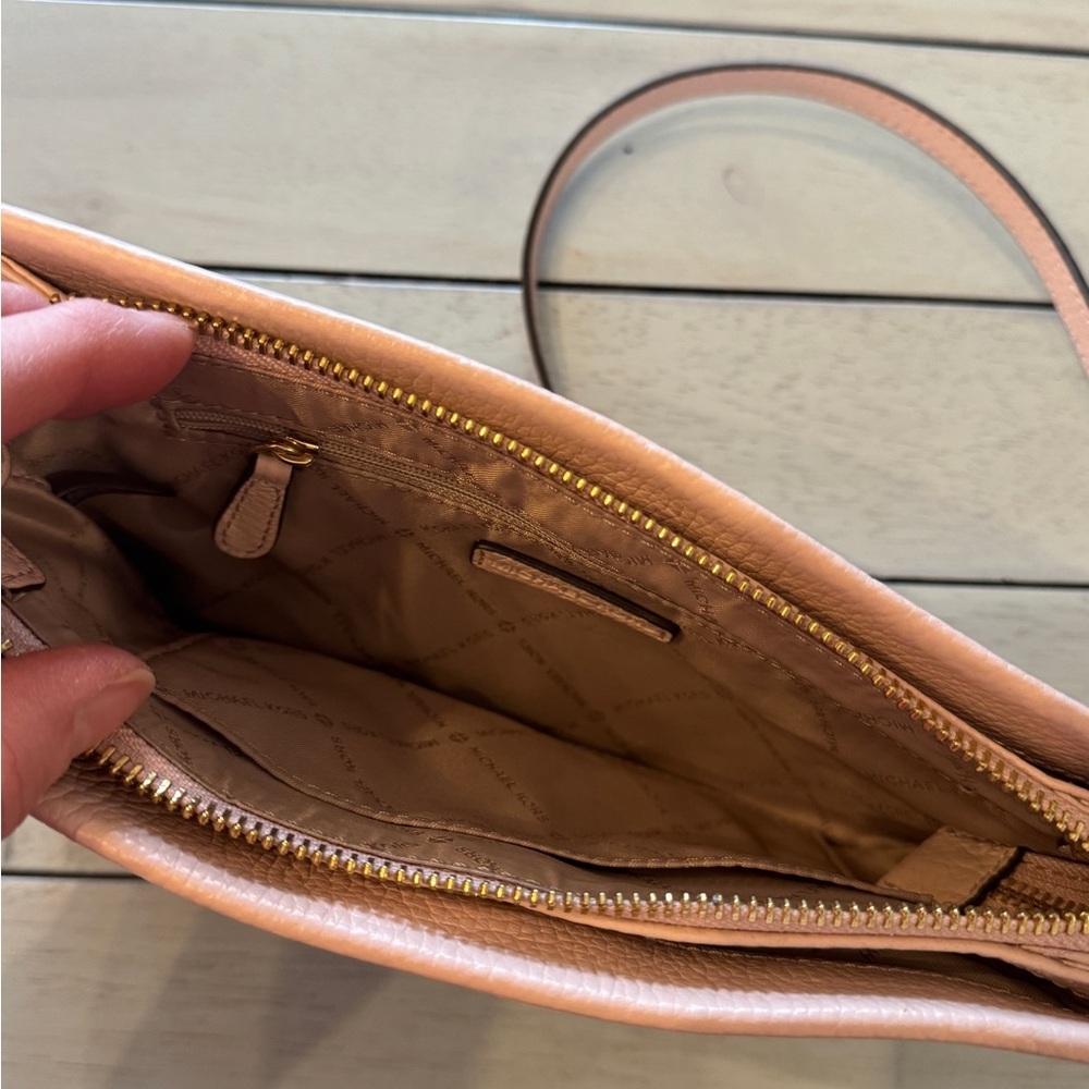 MICHAEL KORS | pink blush crossbody purse - Picture 4 of 4